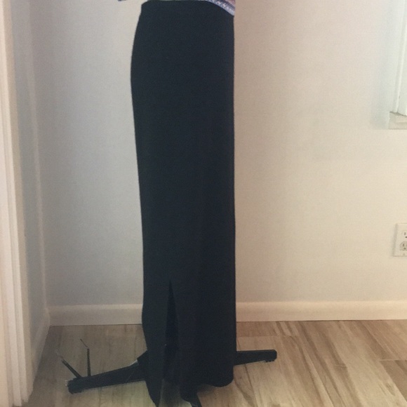 ✨ Jillian Jones  Black Maxi Skirt ✨ - Picture 3 of 6